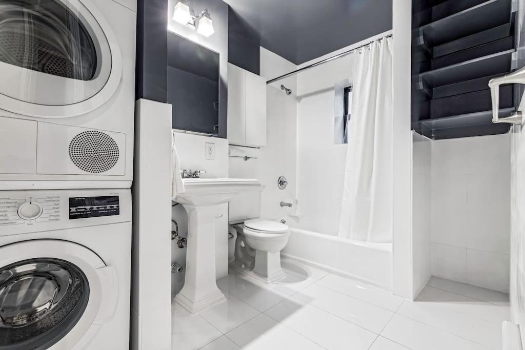 Gorgeous & Bright 3Bdr & 1Bth In Midtown Manhattan New York Exterior photo